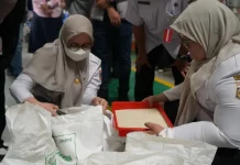 Bulog Pastikan Beras Bantuan Tahap II Berkualitas