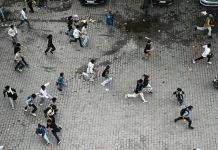 Ribuan Demonstran 'Kecoak' India Protes Kebocoran Soal Ujian