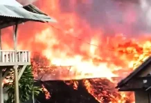 Diduga Korsleting, Kebakaran Hanguskan Puluhan Rumah di Kampung Adat Sukabumi