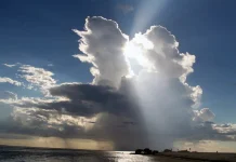 Waspada! BMKG: Awan Cumulonimbus Potensi Picu Cuaca Ekstrem hingga 4 Agustus 2026