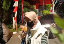 Istri Bupati Pemalang Tiba di Gedung KPK usai OTT