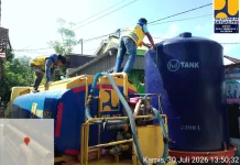 PU Salurkan 5.000 Liter Air Bersih untuk Warga di Sumbawa Barat