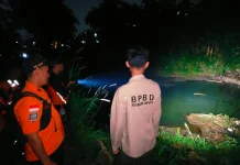 Basarnas Cari Remaja Diduga Tenggelam di Sungai Ciliwung Jagakarsa