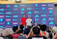 Jelang Hadapi Aston Villa, Ezra Walian Minta Pemain Muda Bermain dengan Semangat