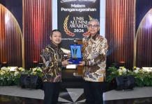 Raih Public Leadership Award UMS, Wamendikdasmen: Ilmu Harus Bermuara Pengabdian