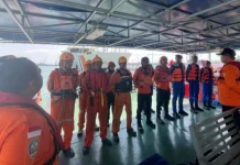 9 Kapal Dikerahkan Evakuasi Penumpang KMP Mutiara Sentosa 2 di Perairan Madura