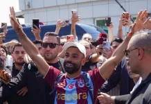 Salah Tiba di Istanbul, Suporter Trabzonspor Sambut Meriah