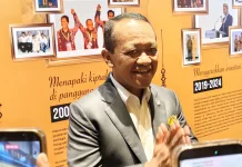 Bahlil Goda Cak Imin soal Buku Bertanda Tangan Presiden Prabowo