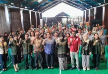 Perangkat Digital Buka Akses Pembelajaran dan motivasi Belajar bagi Anak Asmat