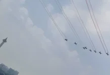 Gemuruh Jet Tempur Menggema di Langit Jakarta, Semarak Kemerdekaan Penuh Takjub