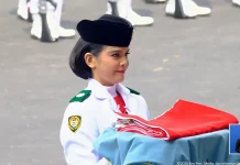 Celina Olivia Bangga dan Terharu jadi Pembawa Baki Merah Putih