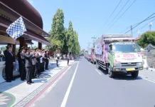 Polri Serentak Kirim 44 Truk Bantuan ke Flores di Hari Kemerdekaan RI
