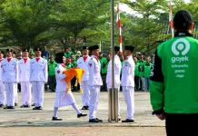 Dari Lapangan Upacara ke Rumah Mitra, Gojek Peringati 17 Agustus Bersama