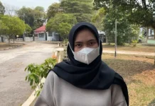 Warga Palangka Raya Pakai Masker imbas Karhutla
