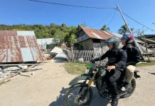 Akses Sulit Dijangkau, Wapres Tinjau Kondisi Warga Kampung Waso Naik Sepeda Motor