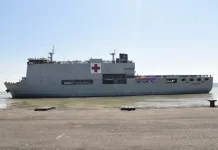 KRI dr.Soeharso Bersandar di Pelabuhan Reo, Siap Tangani Korban Gempa NTT