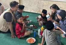 Mahasiswa KKN UMBY Kenalkan Literasi Menabung kepada Anak TPQ