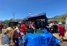 Brimob Polda Jateng Hadirkan Air Siap Minum bagi Pengungsi di Flores