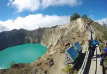 Dampak Gempa Magnitudo 7,7 NTT, Retakan 100 Meter Muncul di Kawah Gunung Kelimutu