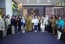 Menteri PPPA Salurkan 30 Ton Bantuan Spesifik Gempa Flores NTT
