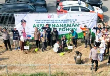 Pemkab Bekasi Tanam 100 Pohon di Lahan Bekas Penggusuran