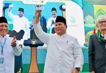 Tutup Muktamar ke-35, Presiden Terima Kartu NU Tegaskan Komitmen Gotong Royong