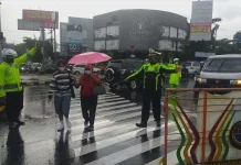 Hujan Petir Mengintai Wilayah Indonesia, Intip Prakiraan Cuaca BMKG Hari Ini!