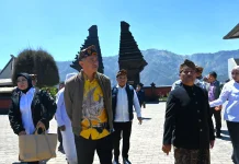 Komisi VIII Usulkan PLTS untuk Terangi Pura Luhur Poten tanpa Ganggu Tradisi