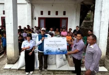 BRI Life Salurkan Bantuan Kemanusiaan untuk Penyintas Gempa di Manggarai NTT