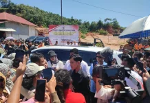 Momen Wapres Temui Warga Terdampak Bencana Sumut yang Menyampaikan Aspirasi
