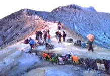 Karhutla Merembet ke Jalur Pendakian, Wisata TWA Kawah Ijen Ditutup Sementara