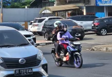 Menkes Imbau Warga Tidak Keluar Rumah Kurangi Risiko Dampak Abu Vulkanik