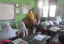 Bekasi Terpapar Abu Vulkanik, Sejumlah Sekolah Terapkan Pembelajaran Normal