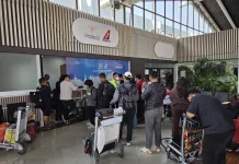 Penerbangan Tertunda, Penumpang Keluhkan Kerugian dan Bolak-balik Bandara Soetta