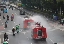 Kodam Jaya Bersihkan Debu Vulkanik Gunakan 147 Water Tank