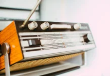 Menelusuri Sejarah Perkembangan Radio di Indonesia dari Masa ke Masa