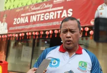 TPA Sumurbatu Disemprot Ekoenzim untuk Tekan Risiko Kebakaran