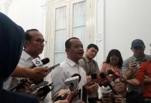 Pesan Menteri Bahlil untuk Pengendara Mobil Mewah , Jangan Pakai BBM Subsidi