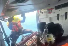 Basarnas Siagakan Helikopter Evakuasi Korban KM Virgo Transport 8
