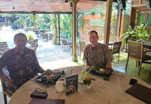 Diskusi Dua Jam yang Sangat Bermakna Bersama Prof. Dr. Craig Hall
