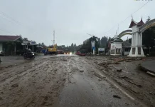 Kementerian PU Tangani Jalan Nasional Terdampak Banjir Bandang di Solok