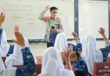 Kemendikdasmen Targetkan Kekurangan 464.856 Guru Terpenuhi dalam Tiga Tahun