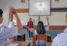 Guru Non-ASN akan Diberi Kesempatan Ikut Tes PNS atau PPPK