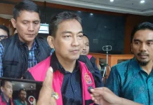 Mantan Ketua Ombudsman Dituntut 5,6 Tahun Penjara
