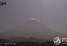 Gunung Merapi Mengeluarkan Awan Panas, Sabtu Malam