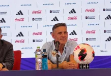 Herdman Sebut Kartu Merah Thom Haye Jadi Anugerah sekaligus Kutukan