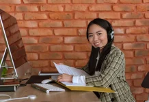 Teknologi Makin Canggih, Mengapa Profesi Penerjemah Tetap Dibutuhkan?
