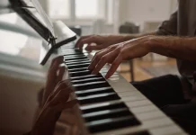 Kenapa Musik Klasik Identik Menggunakan Instrumen Piano?