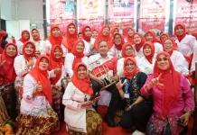 Peringatan Hari Lansia Sedunia, Ribuan Lansia di Bekasi Unjuk Kreativitas