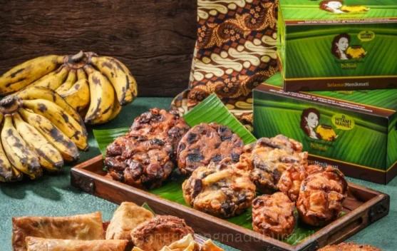 Pisang Goreng Madu Bu Nanik, Berawal dari Dapur Keluarga